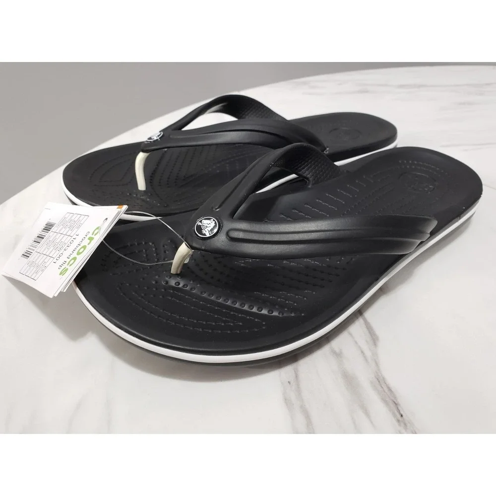 NWT MENS 7 / WOMENS 9 Crocs Crocband Flip Flop Athletic Thong Sandals 11033-001